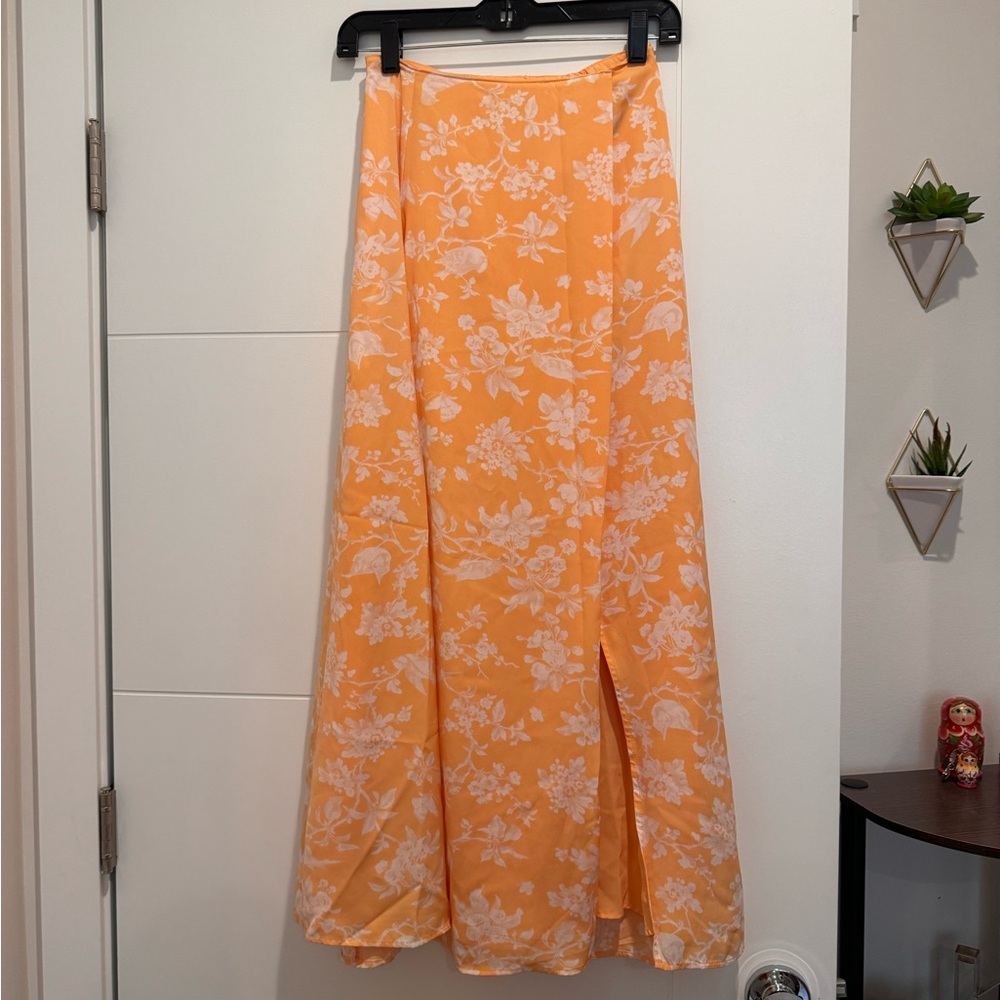 NWOT Abercrombie & Fitch maxi skirt (size XS)